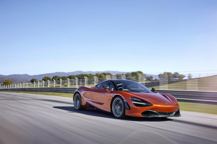  McLaren 720S Coupe 2017 года  (UK) (фото 8 из 45)